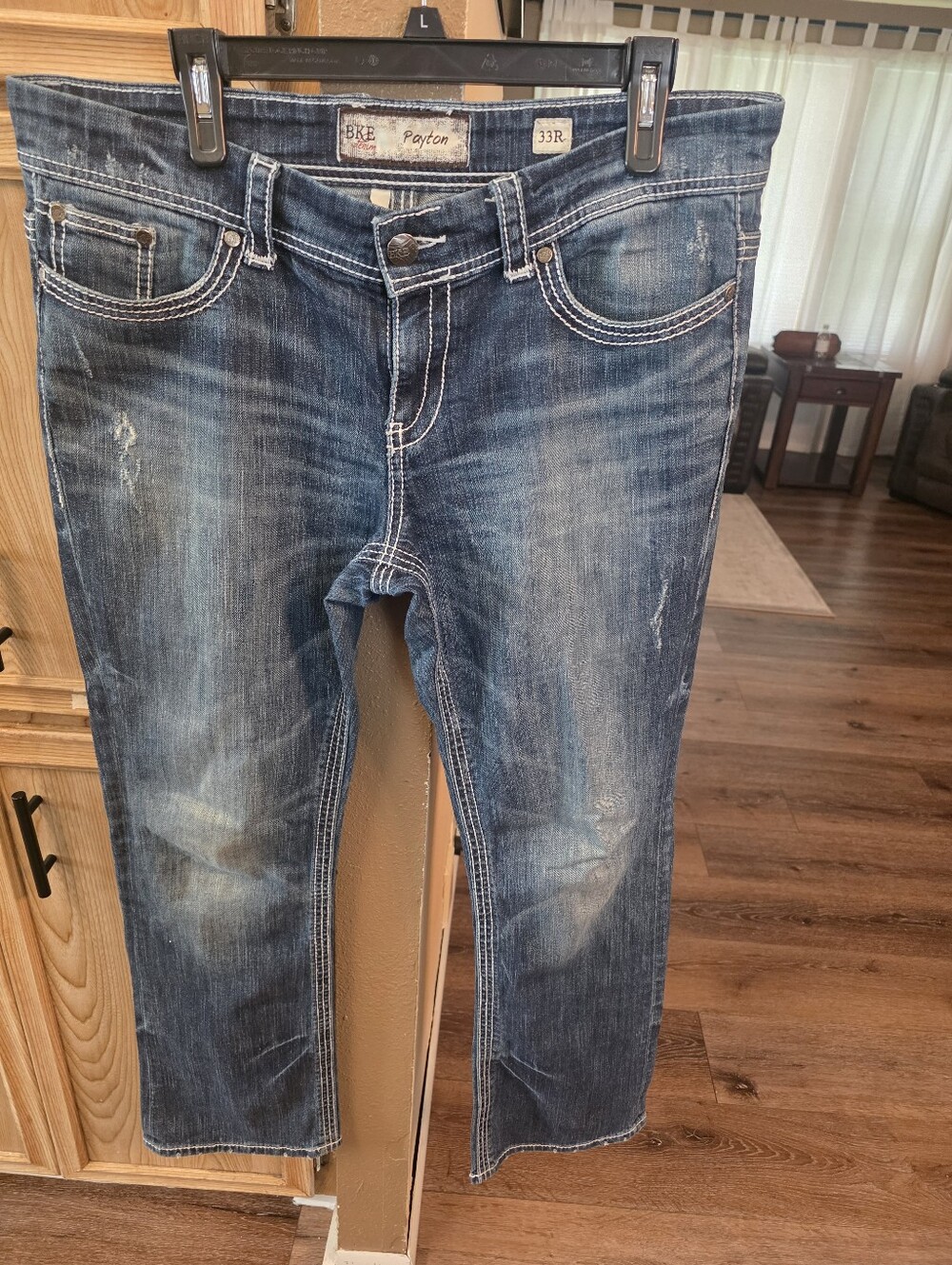 BKE Women's Payton Cropped Jeans in Distressed Blue Wash
